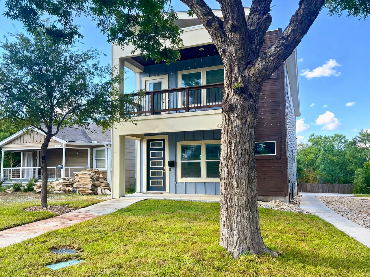 427 Natalen Street - Photo 2 of 19