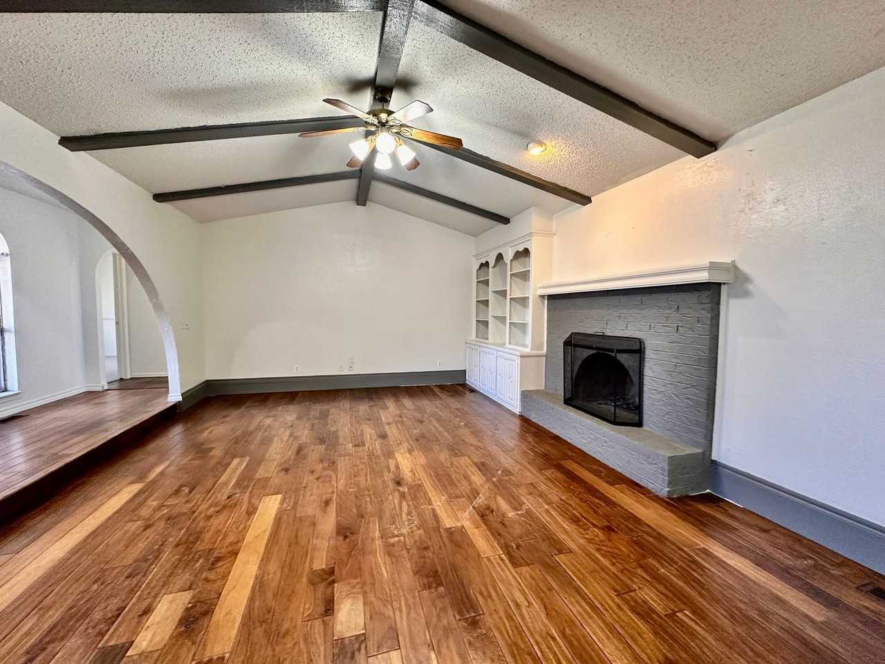 9817 Grimsbey Court - Photo 5 of 39