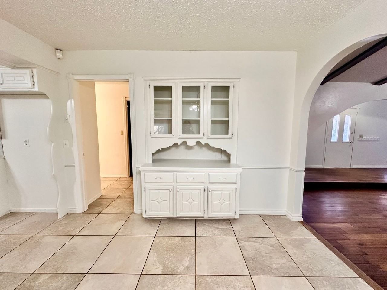 9817 Grimsbey Court - Photo 7 of 39