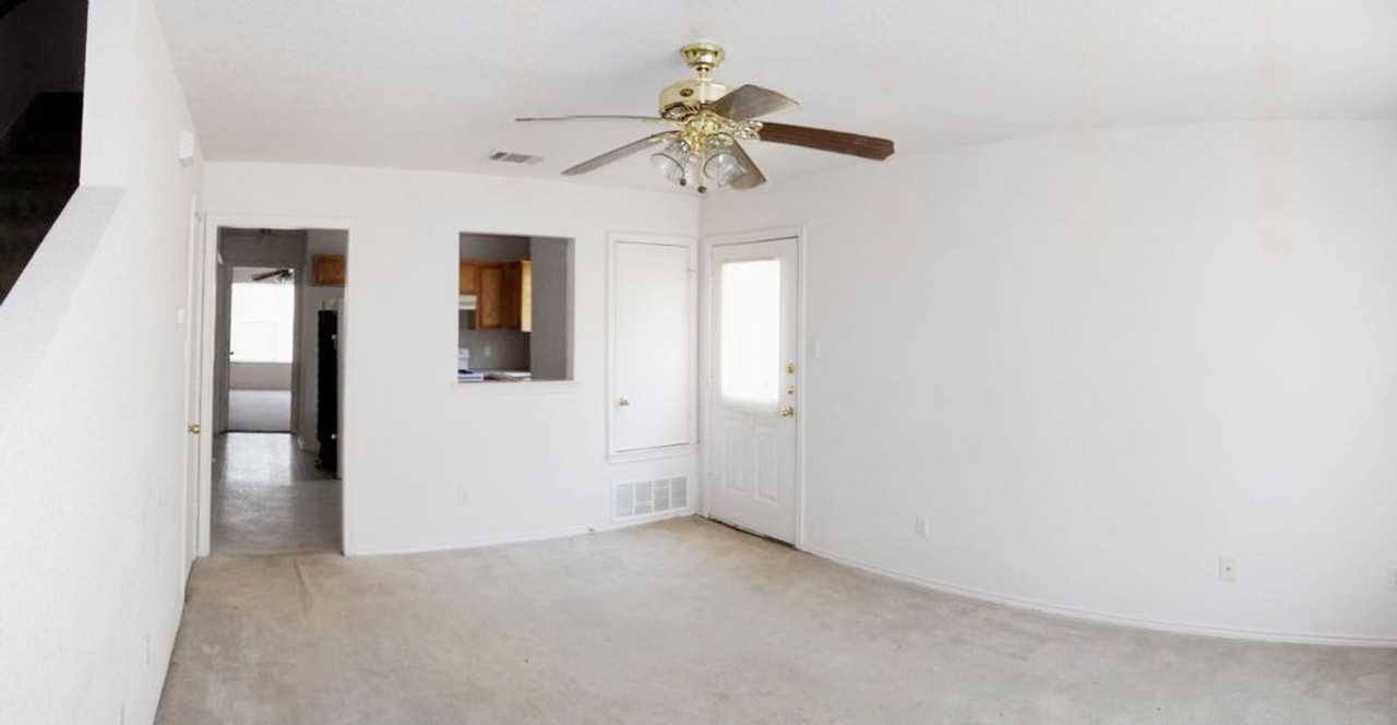 1602 Aztec Trace - Photo 2 of 28