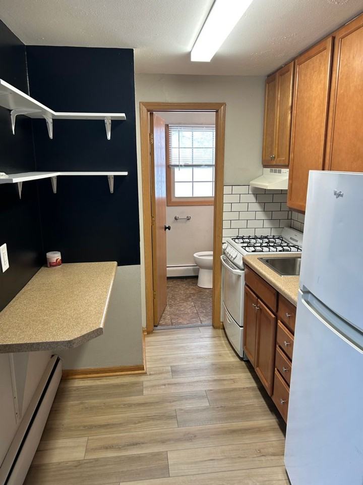 805 Fairmont - Photo 3 of 24