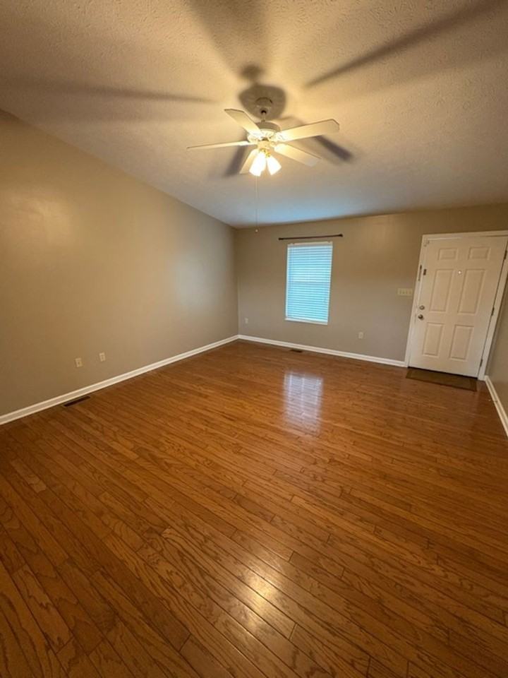 1801 Brookline Ct - Photo 4 of 16