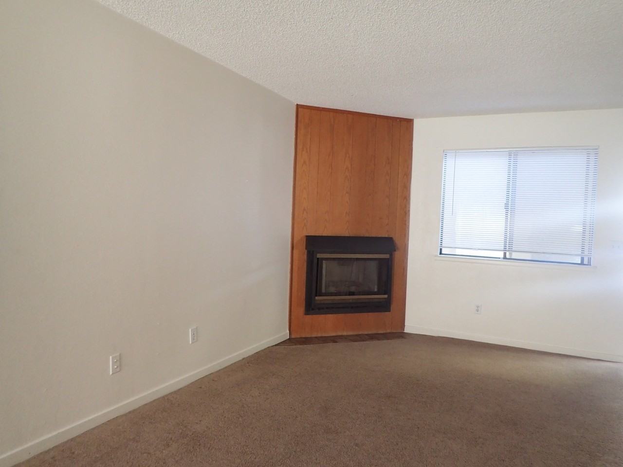 Big Ben Village - Photo 2 of 13