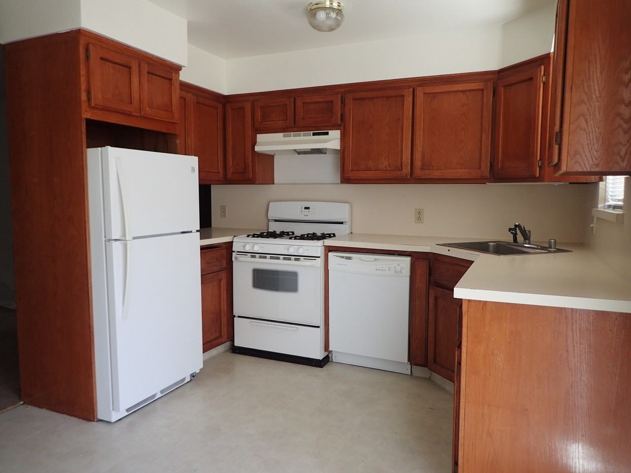 Big Ben Village - Photo 3 of 13