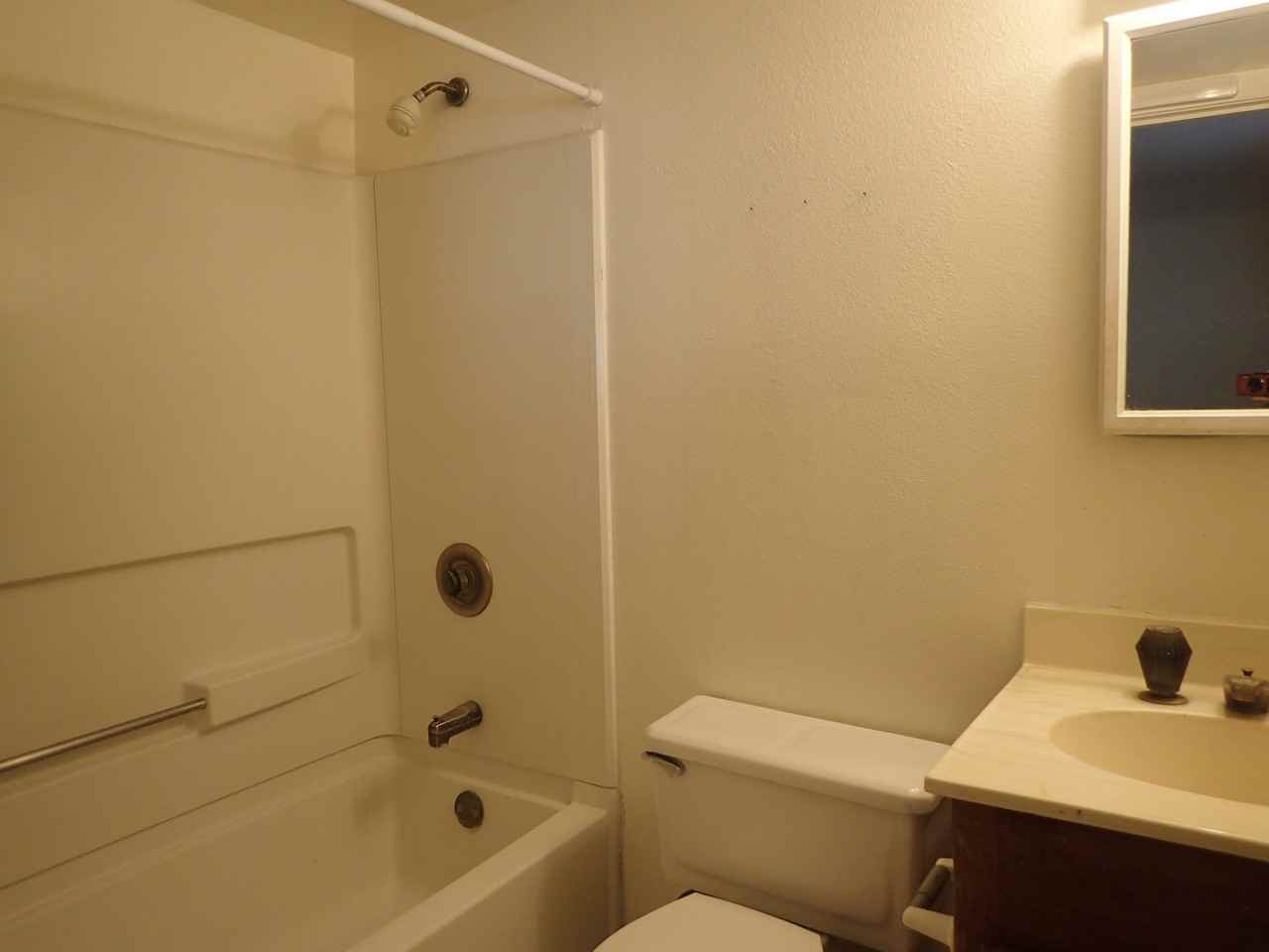 Big Ben Village - Photo 5 of 13