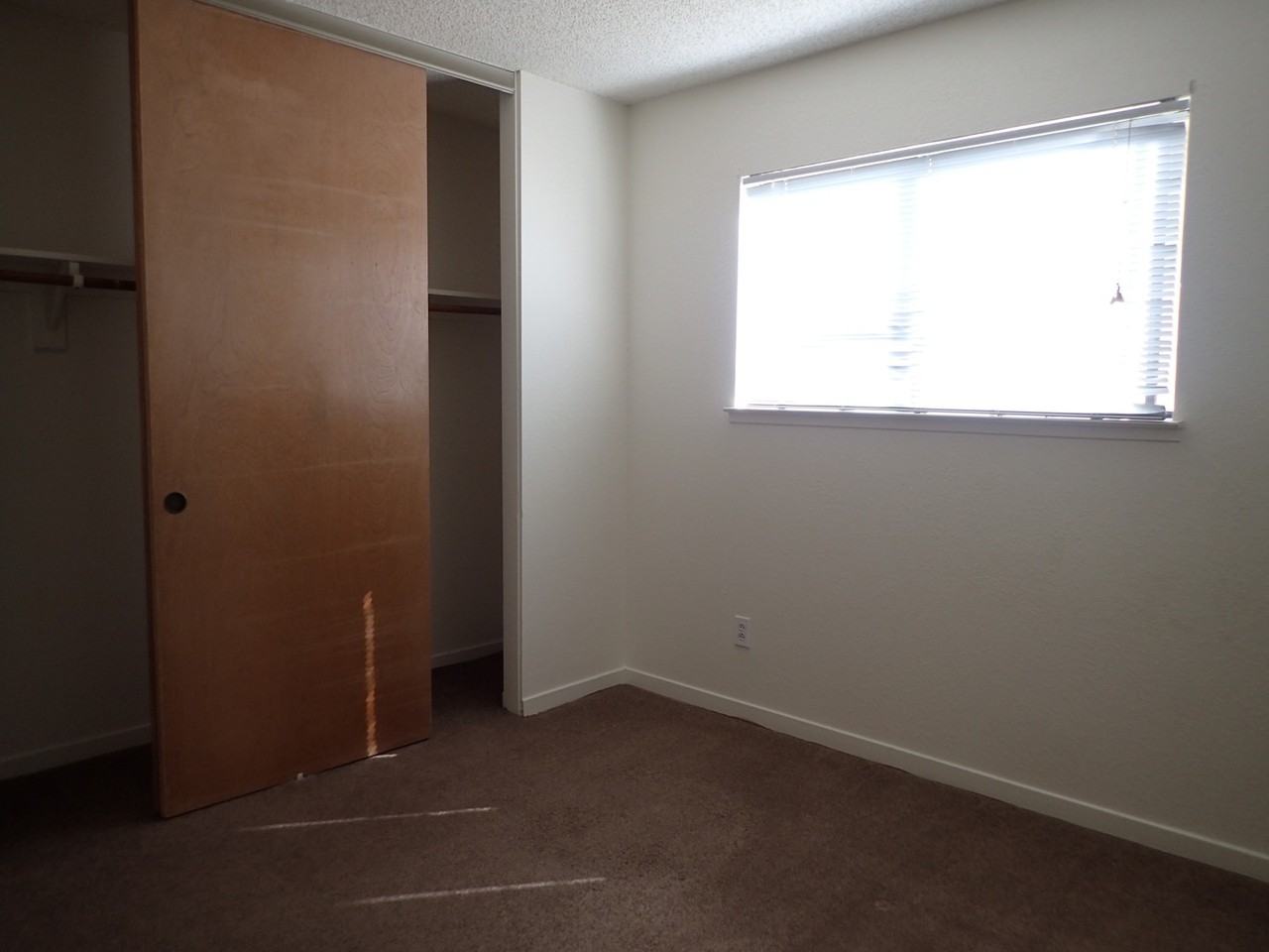 Big Ben Village - Photo 7 of 13