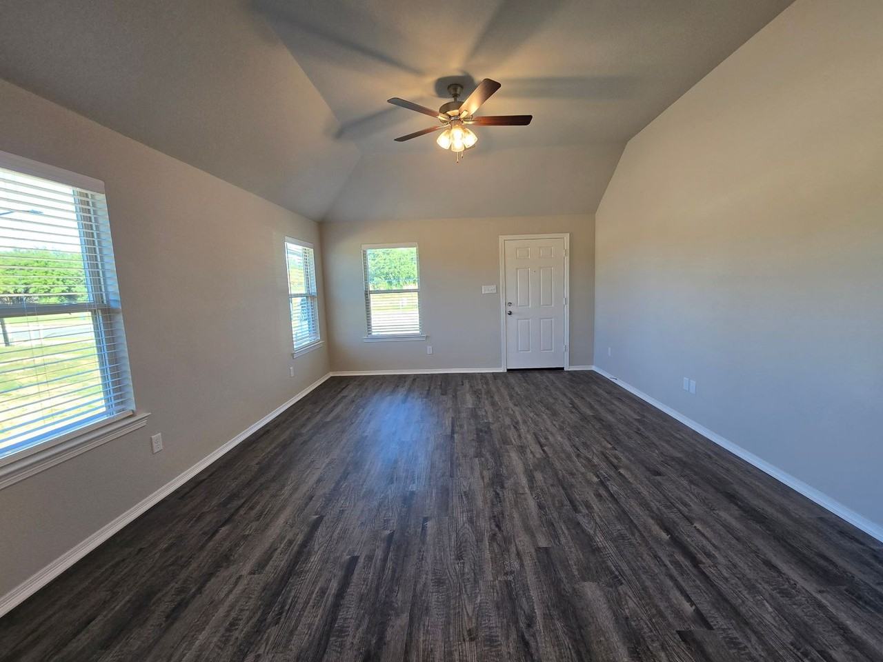 1221 High St - Photo 5 of 25