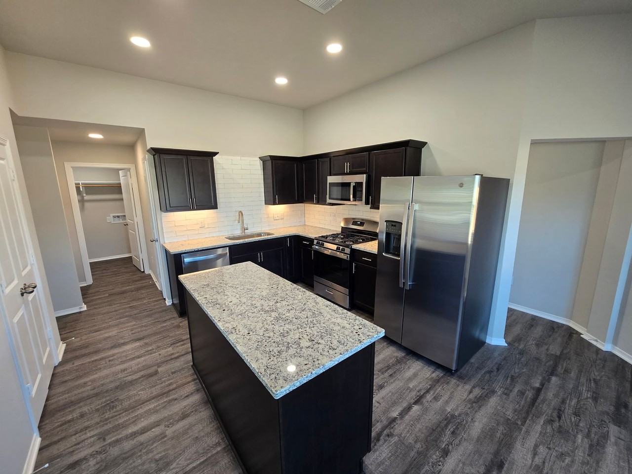1221 High St - Photo 6 of 25