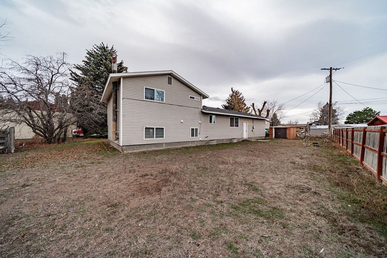 2025 Eagle Dr - Photo 2 of 24