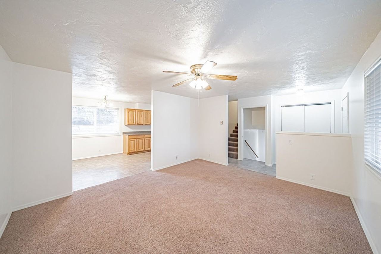 2025 Eagle Dr - Photo 3 of 24