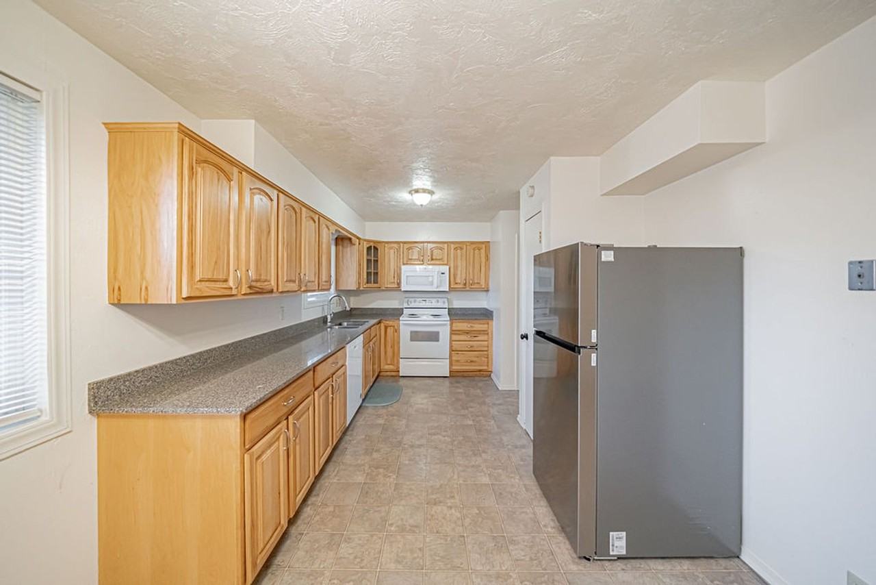 2025 Eagle Dr - Photo 6 of 24