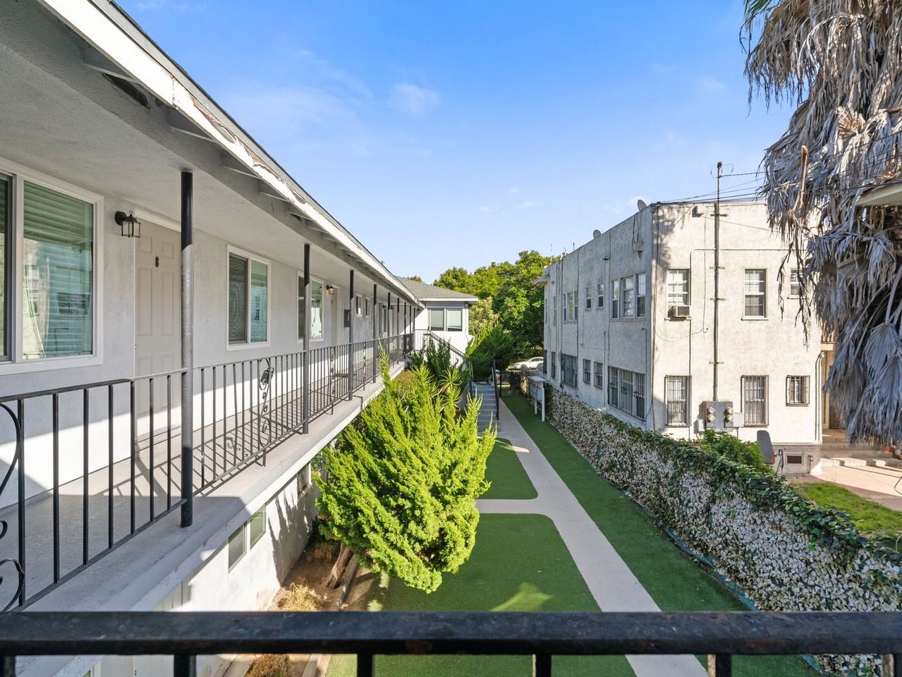 1577 Pine Avenue - Photo 3 of 5