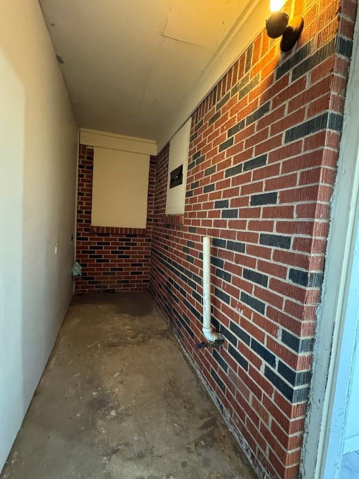 15 Northwest 25th Street - Photo 5 of 8