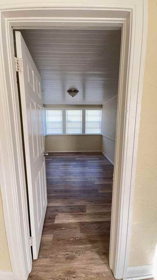 828 16th Avenue South - Photo 5 of 12