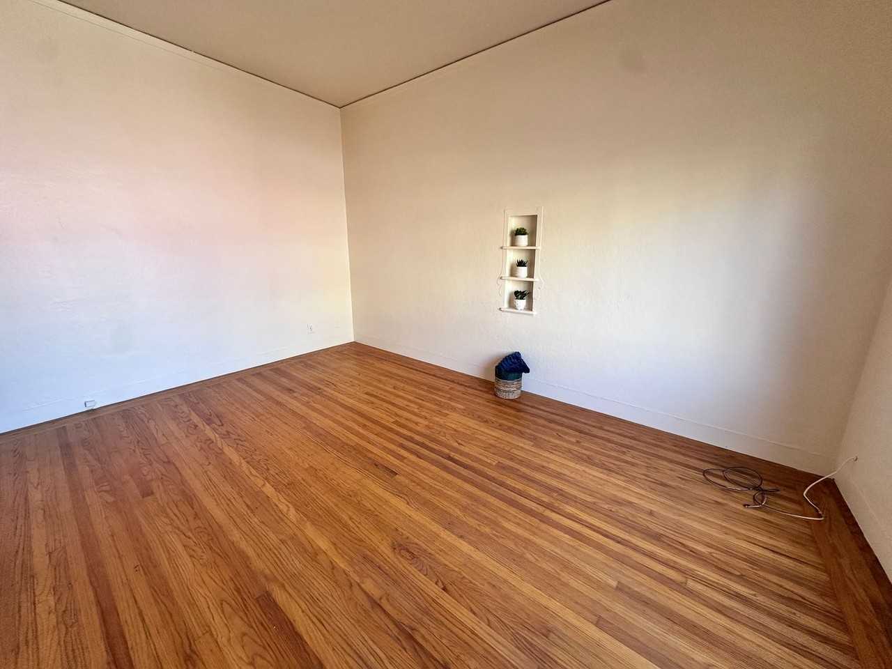 2091 California Street - Photo 5 of 33