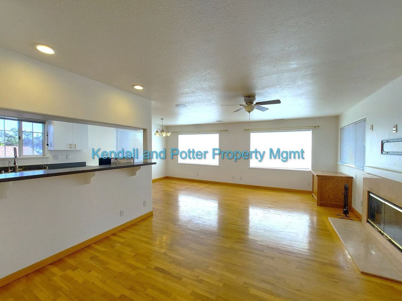 5455 Entrance Drive - Photo 5 of 20