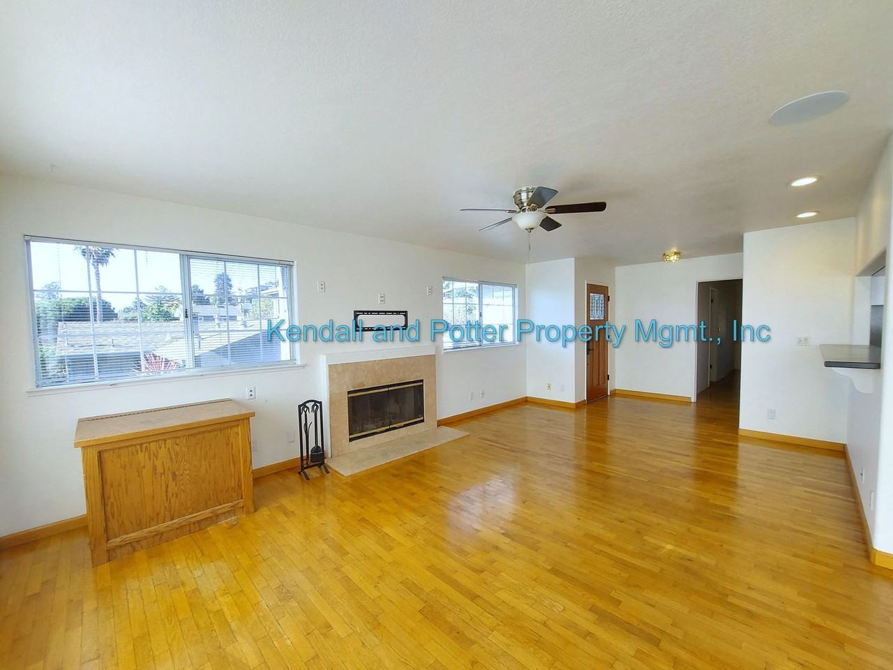 5455 Entrance Drive - Photo 6 of 20