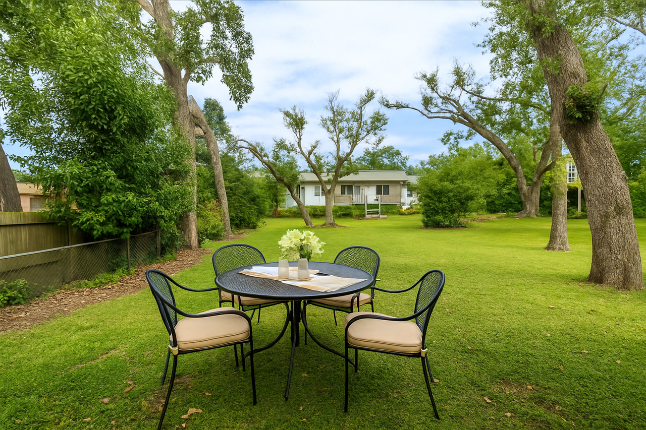 1862 W Pensacola St - Photo 6 of 8