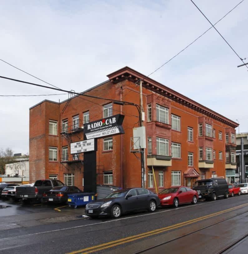 1010 Nw 17th Ave - Photo 6 of 25