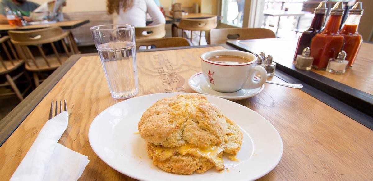 1406 E Republican St