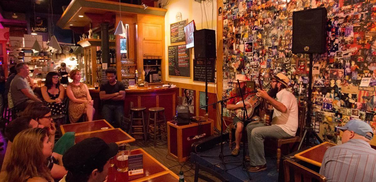 1406 E Republican St - Photo 4 of 30