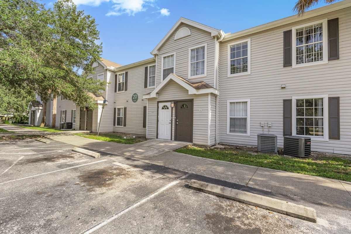 4250 Jefferson Ln - Photo 3 of 24