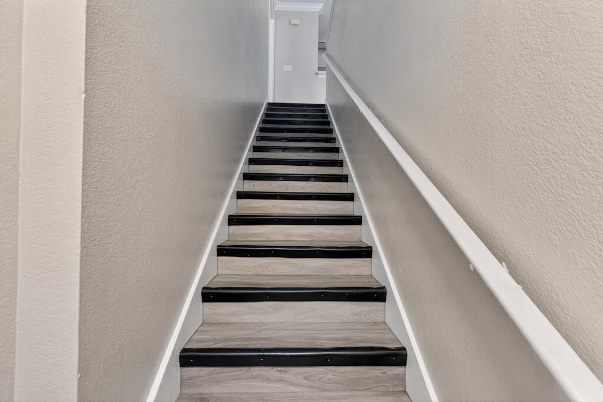 4250 Jefferson Ln - Photo 6 of 24