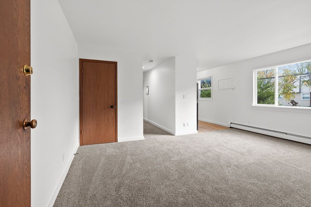 Cherry Hill Apartments - Photo 5 of 13