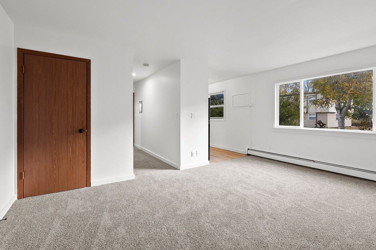 Cherry Hill Apartments - Photo 7 of 13