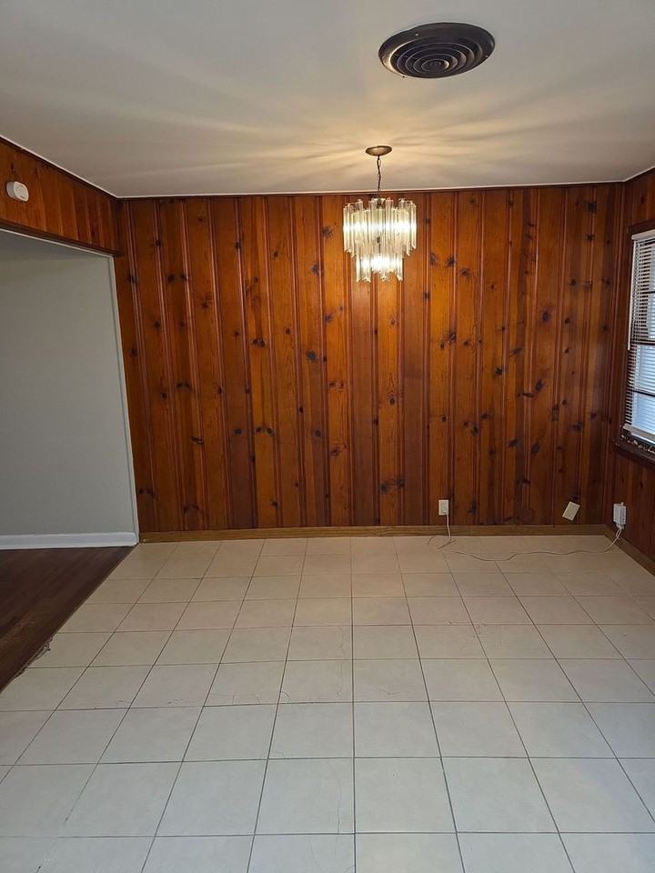 1811 W College St - Photo 4 of 13