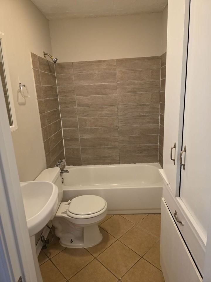 1811 W College St - Photo 7 of 13