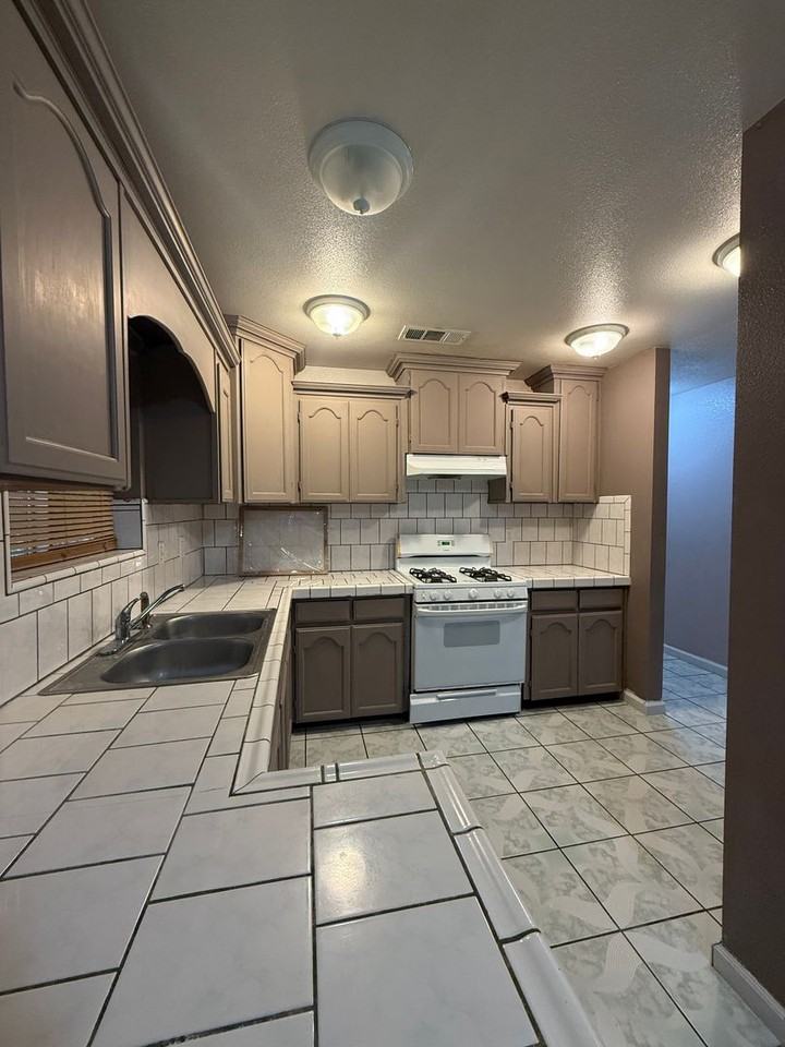 12608 1st Dr #A - Photo 2 of 19