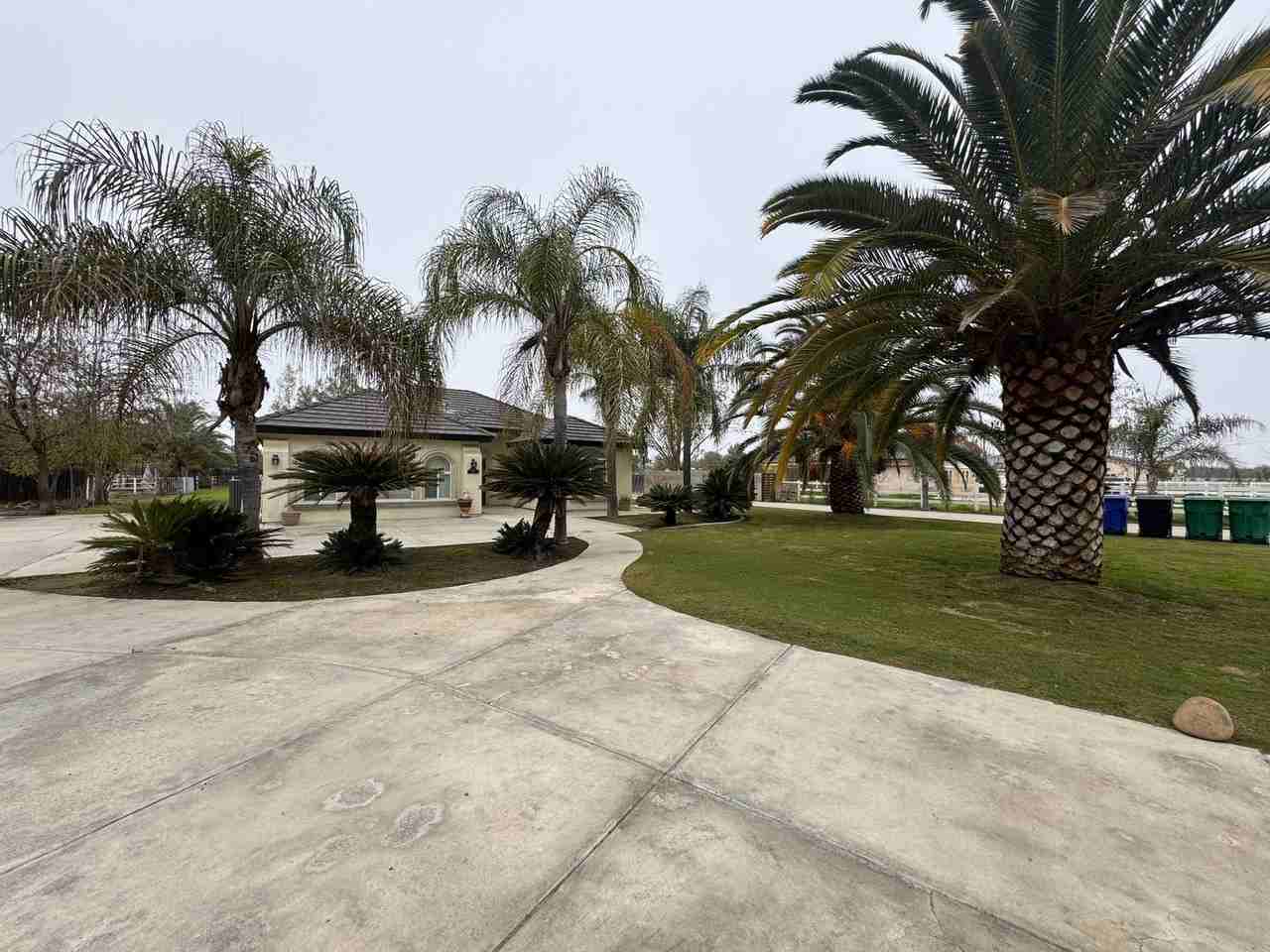 5553 Bussell Rd - Photo 3 of 15