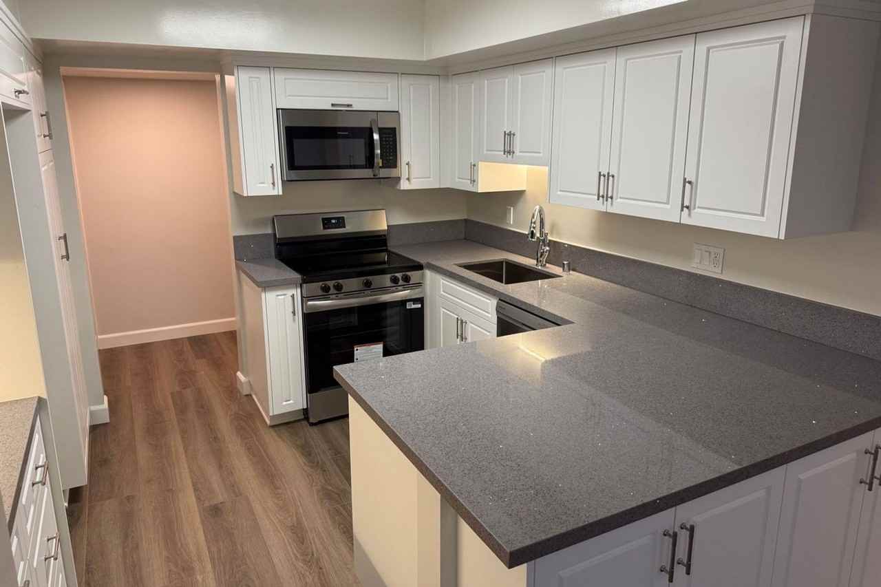 420 North Louise Street - Photo 4 of 14