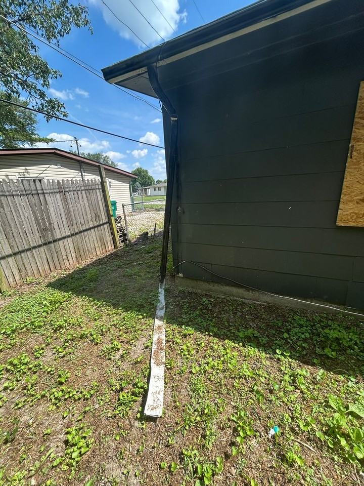 1307 St Zita Drive - Photo 7 of 9