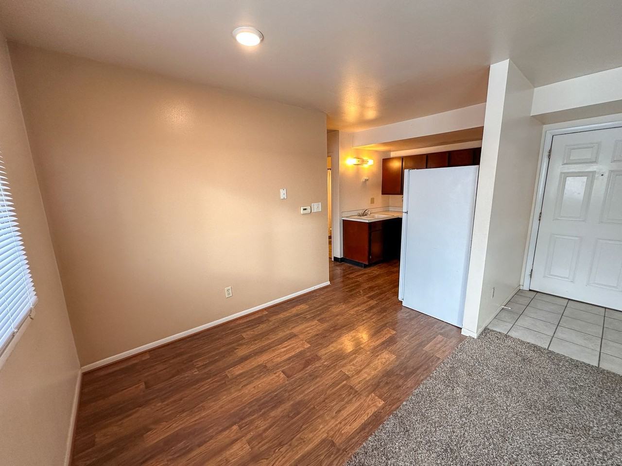 129 S. Oak - Photo 5 of 15