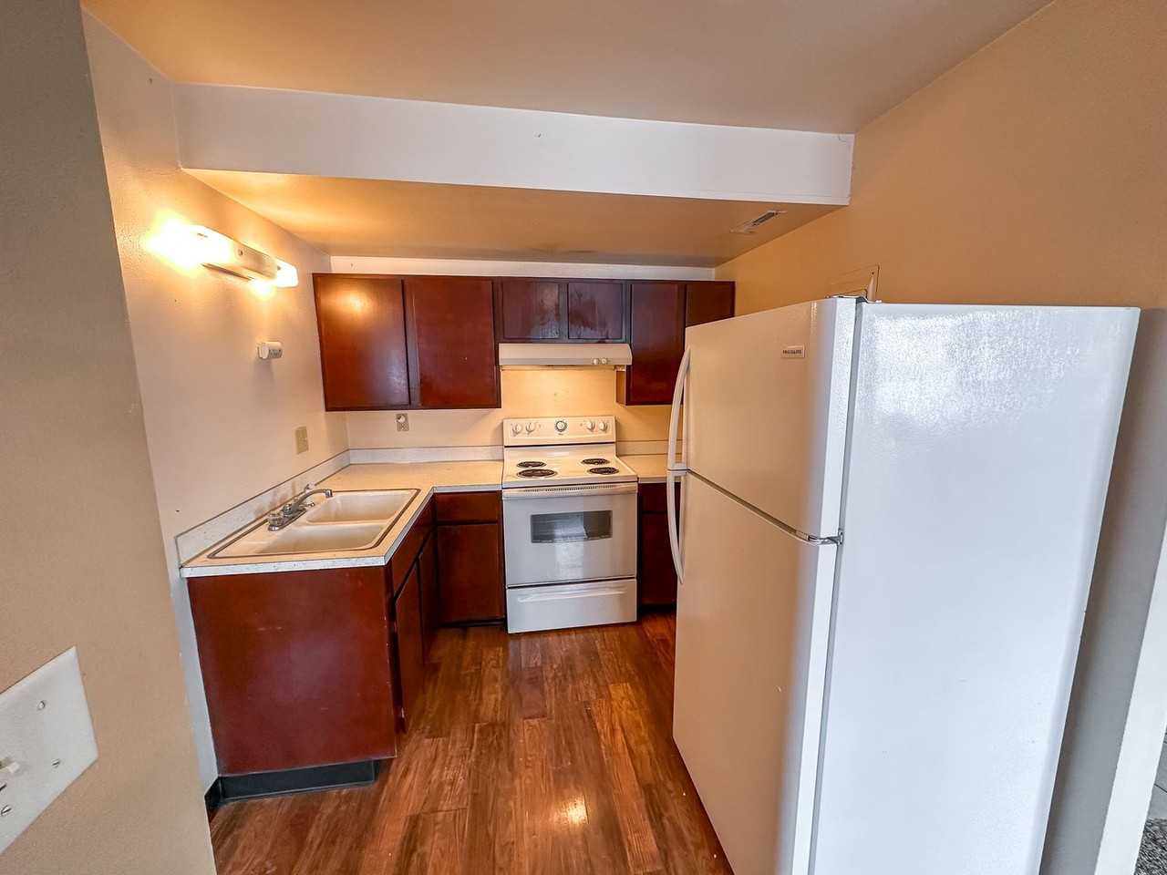 129 S. Oak - Photo 6 of 15