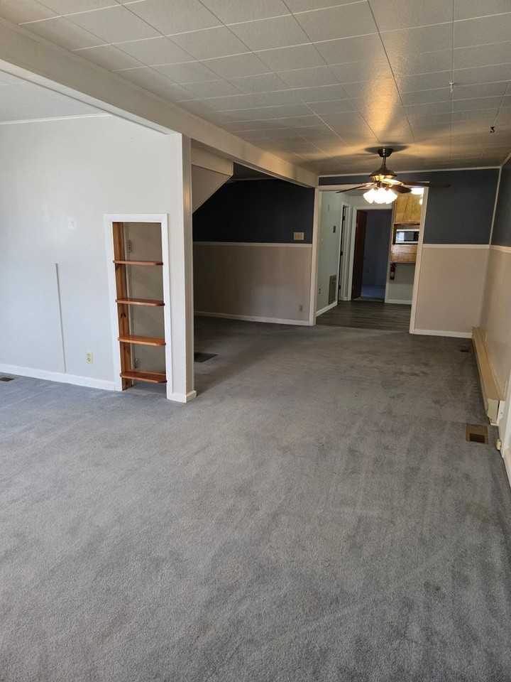 408 North Spruce Street - Photo 2 of 27