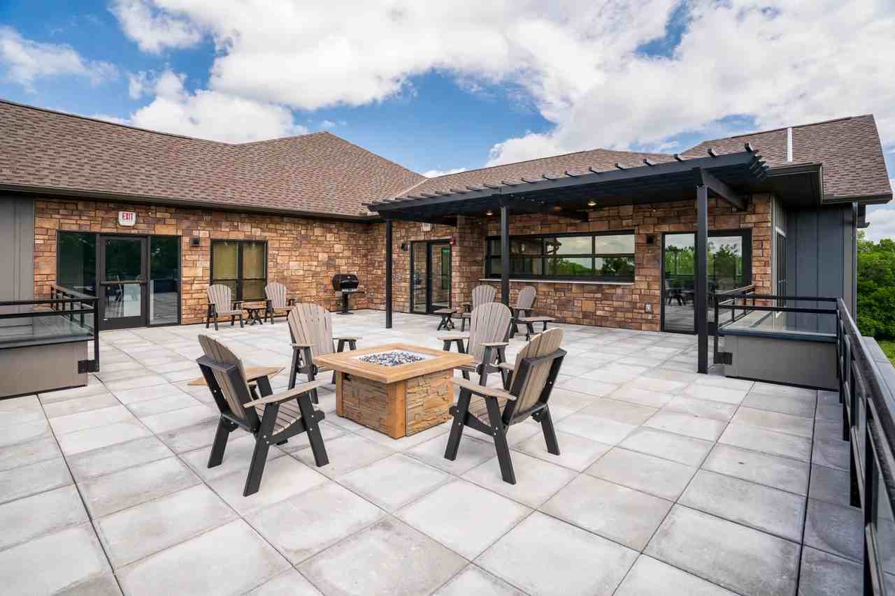 The Overlook at Crystal Lake - Photo 7 of 7