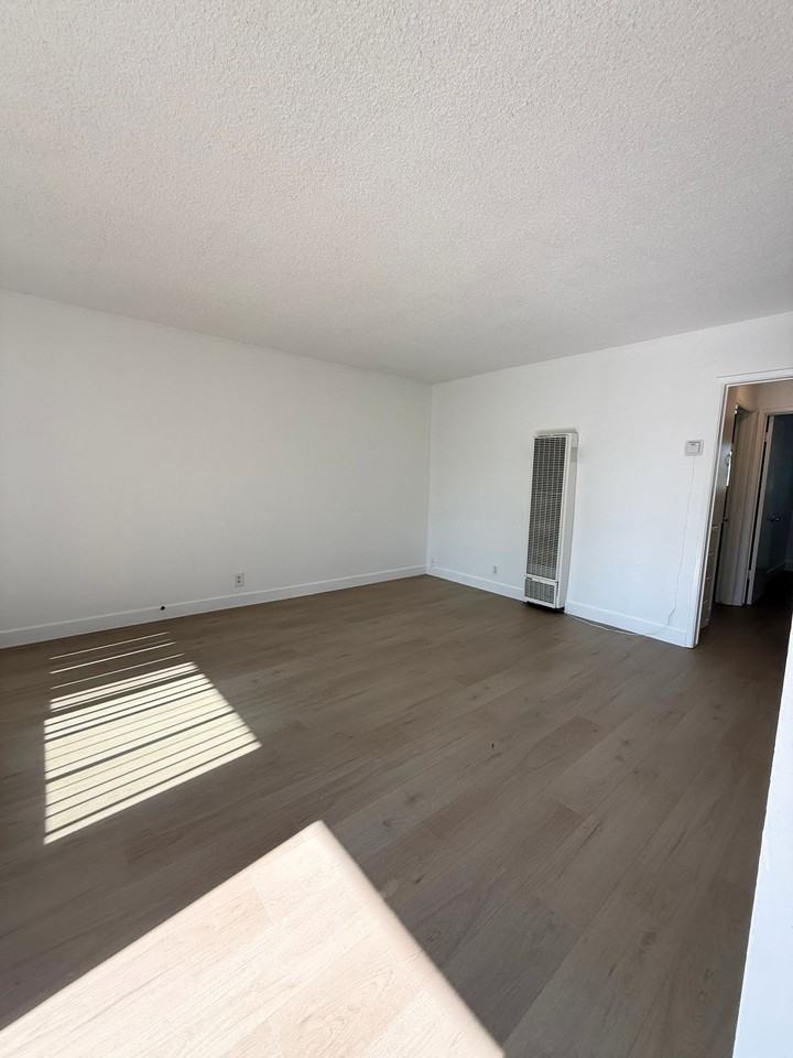 Newly Upgrade 2 Bedroom 1 Bath Apartment Home. Hurry, Won't Last Long!! - Photo 3 of 6