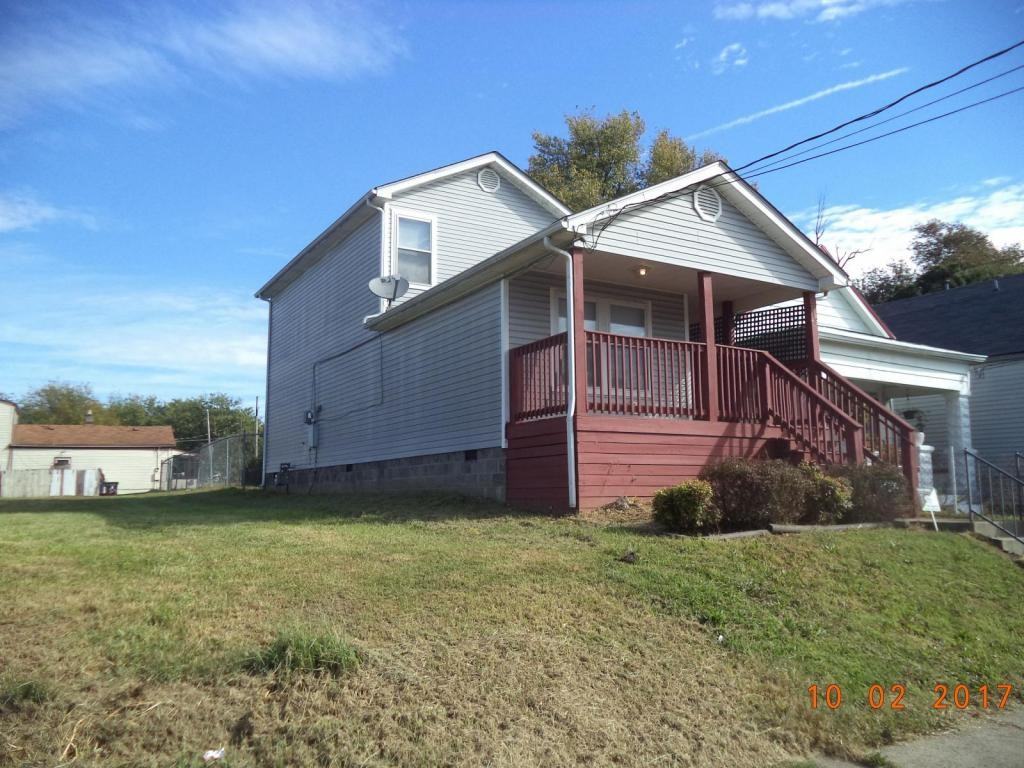 619 Iowa Ave - Photo 6 of 24