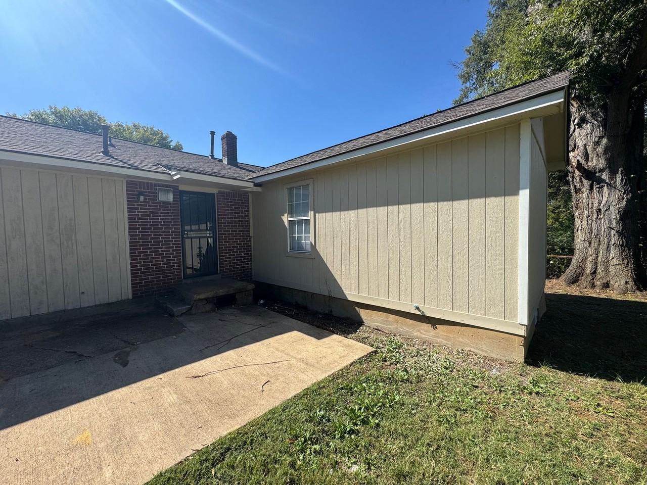 4628 Windward Drive - Photo 2 of 13