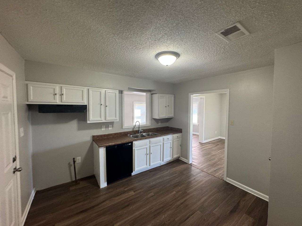 4628 Windward Drive - Photo 4 of 13