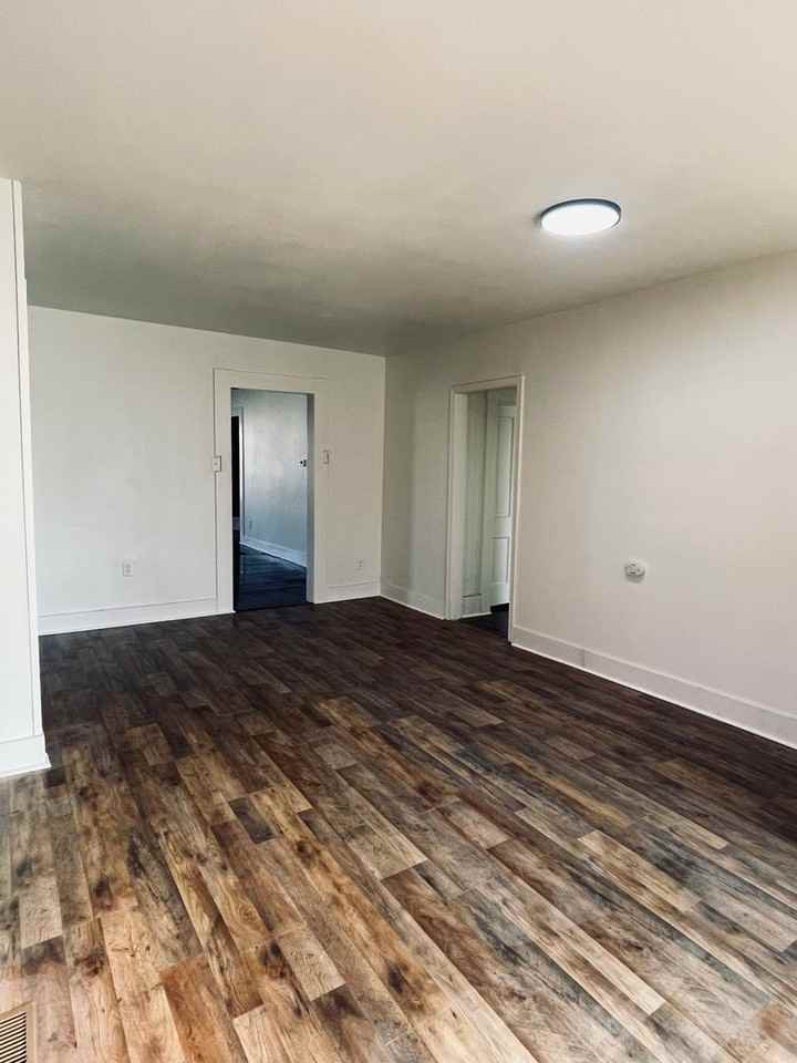 111 North Mcgee Street - Photo 6 of 21