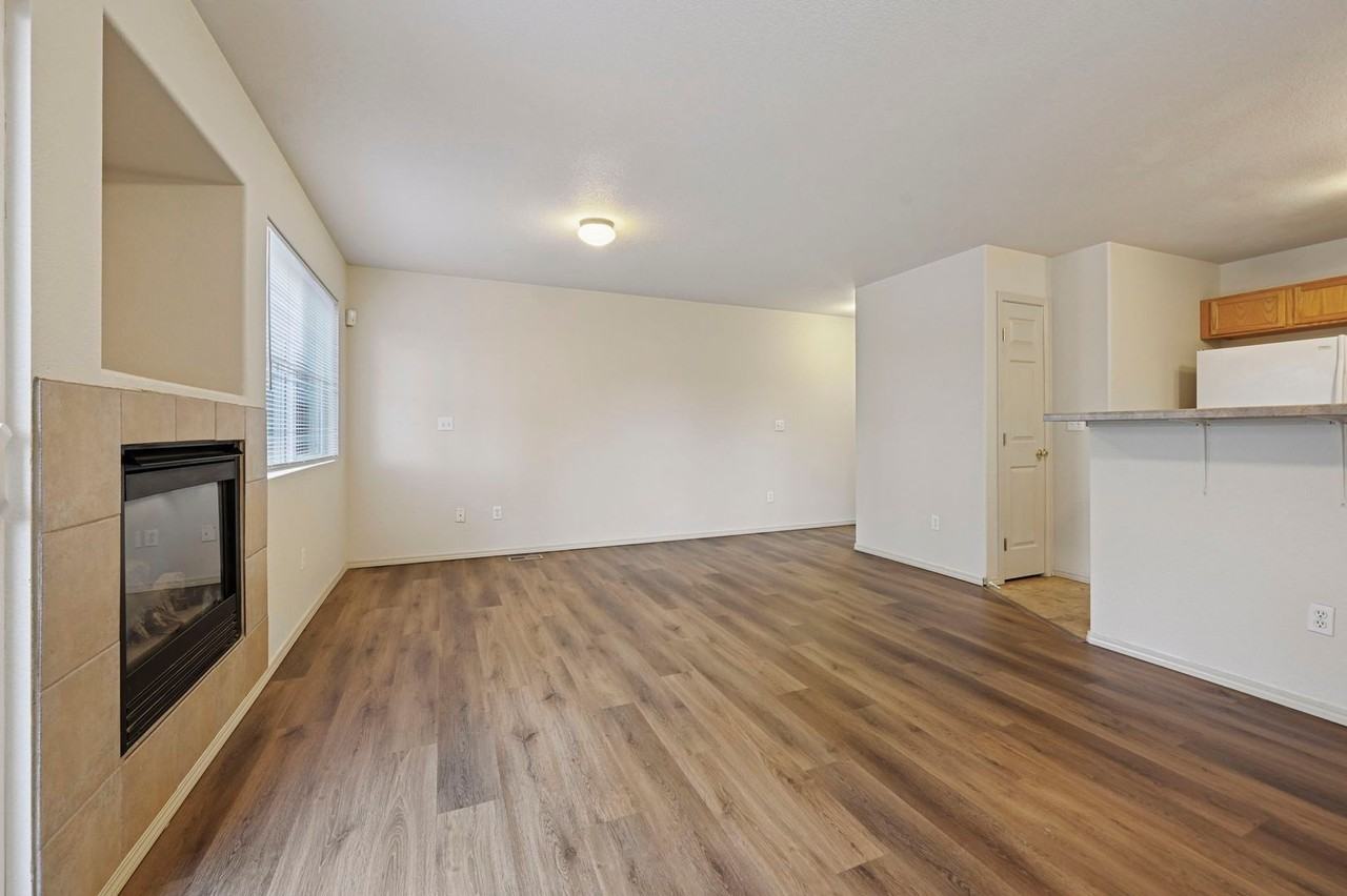 5764 University Village View - Photo 6 of 19