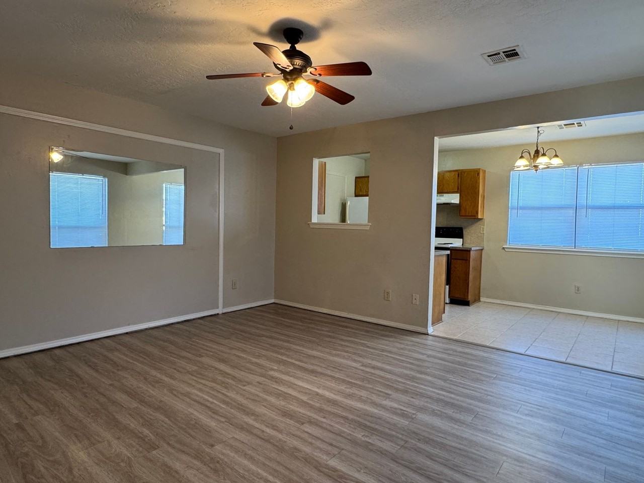 2514 Sw B Ave - Photo 2 of 11