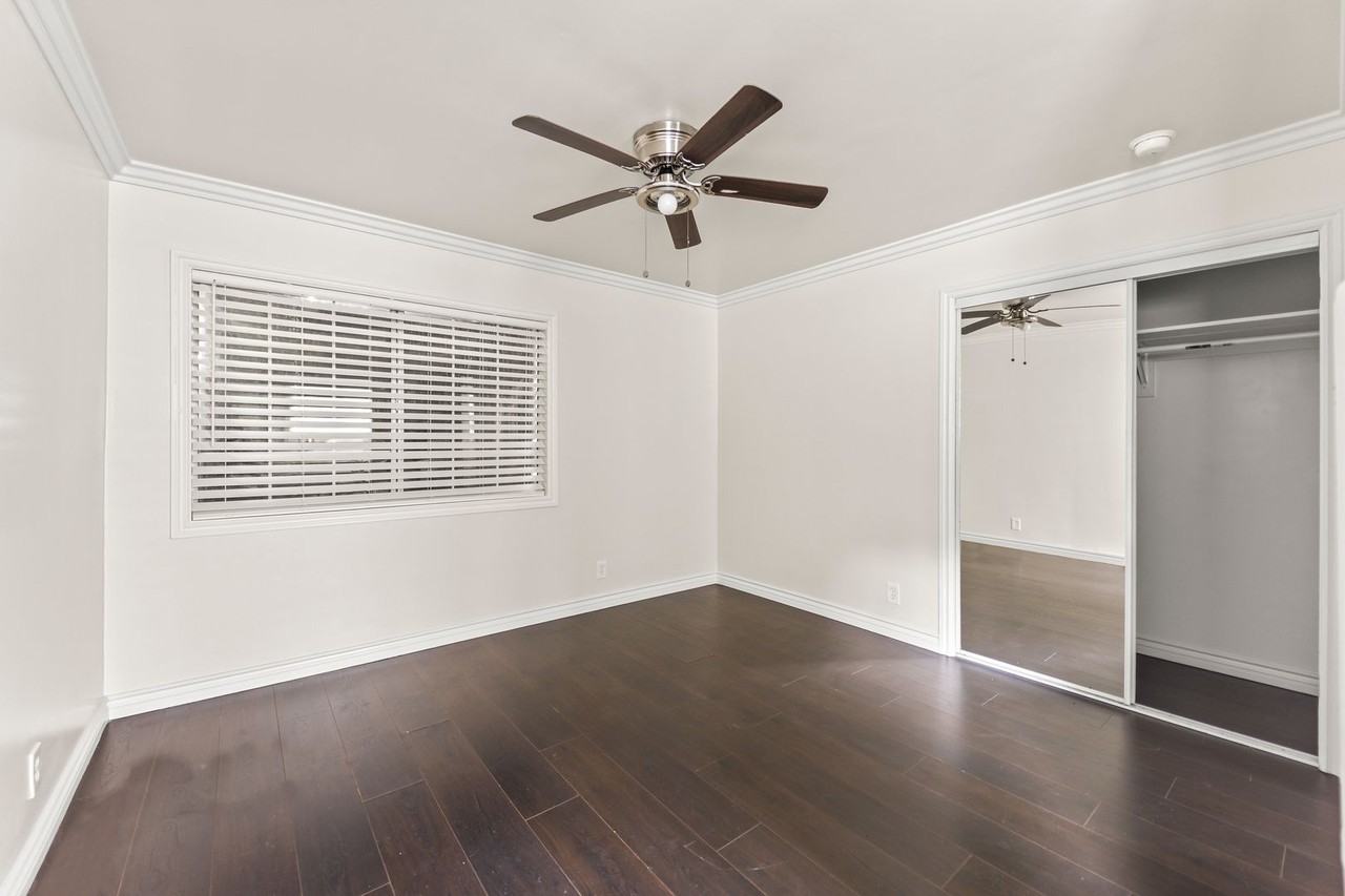 4104 E. 7th Street - Photo 3 of 16