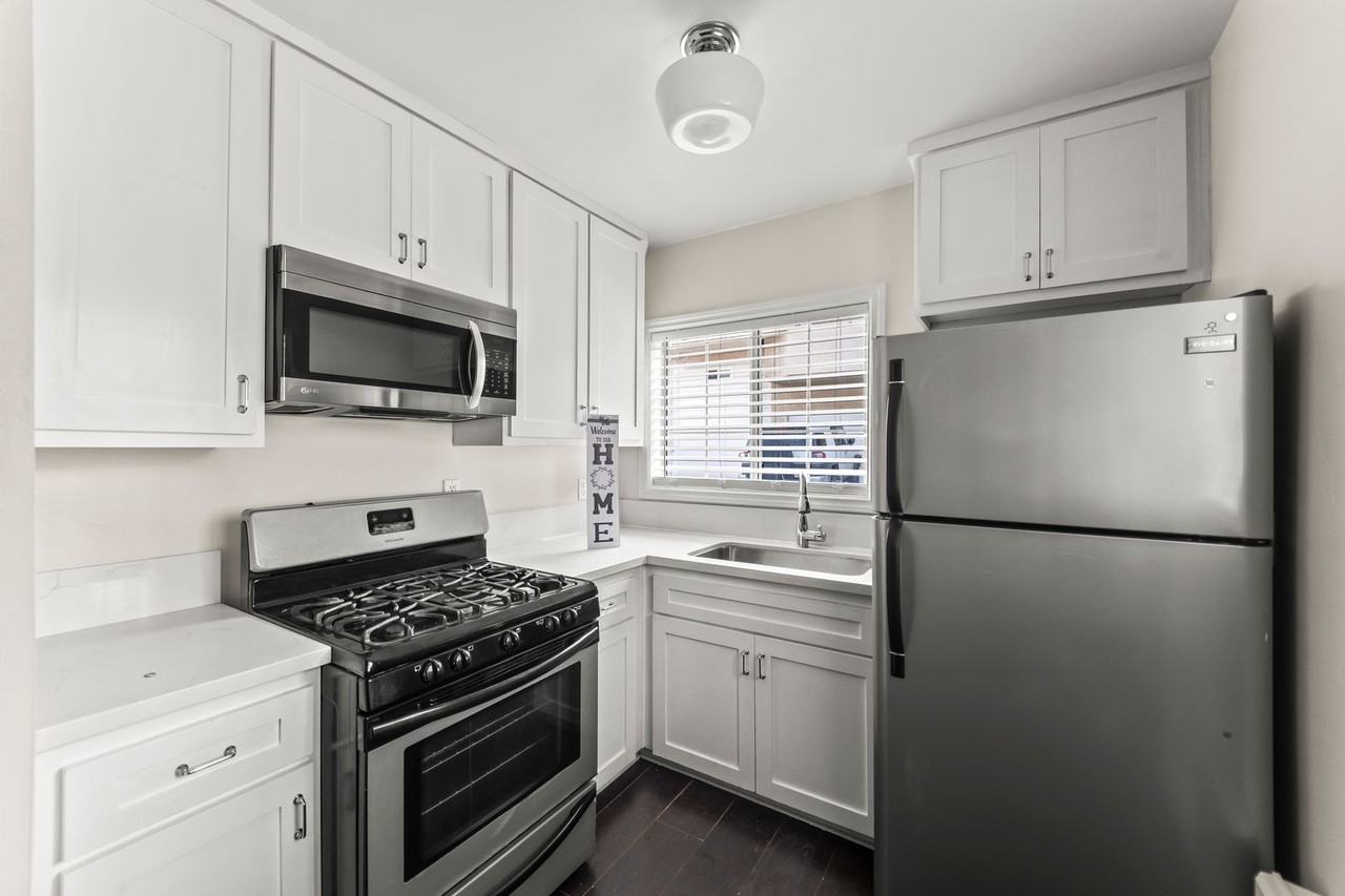 4104 E. 7th Street - Photo 4 of 16