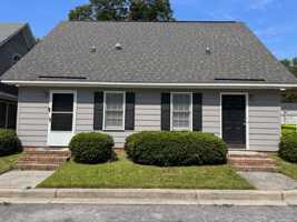 featured image of 17 Old Clayton Court