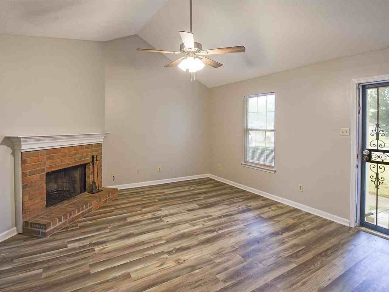 5900 Chadwell Rd - Photo 3 of 14